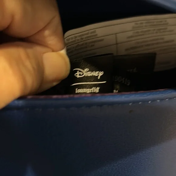 Disney’s loungefly loungefly Aladdin from the princess collection Crossbody bag - Picture 4 of 7